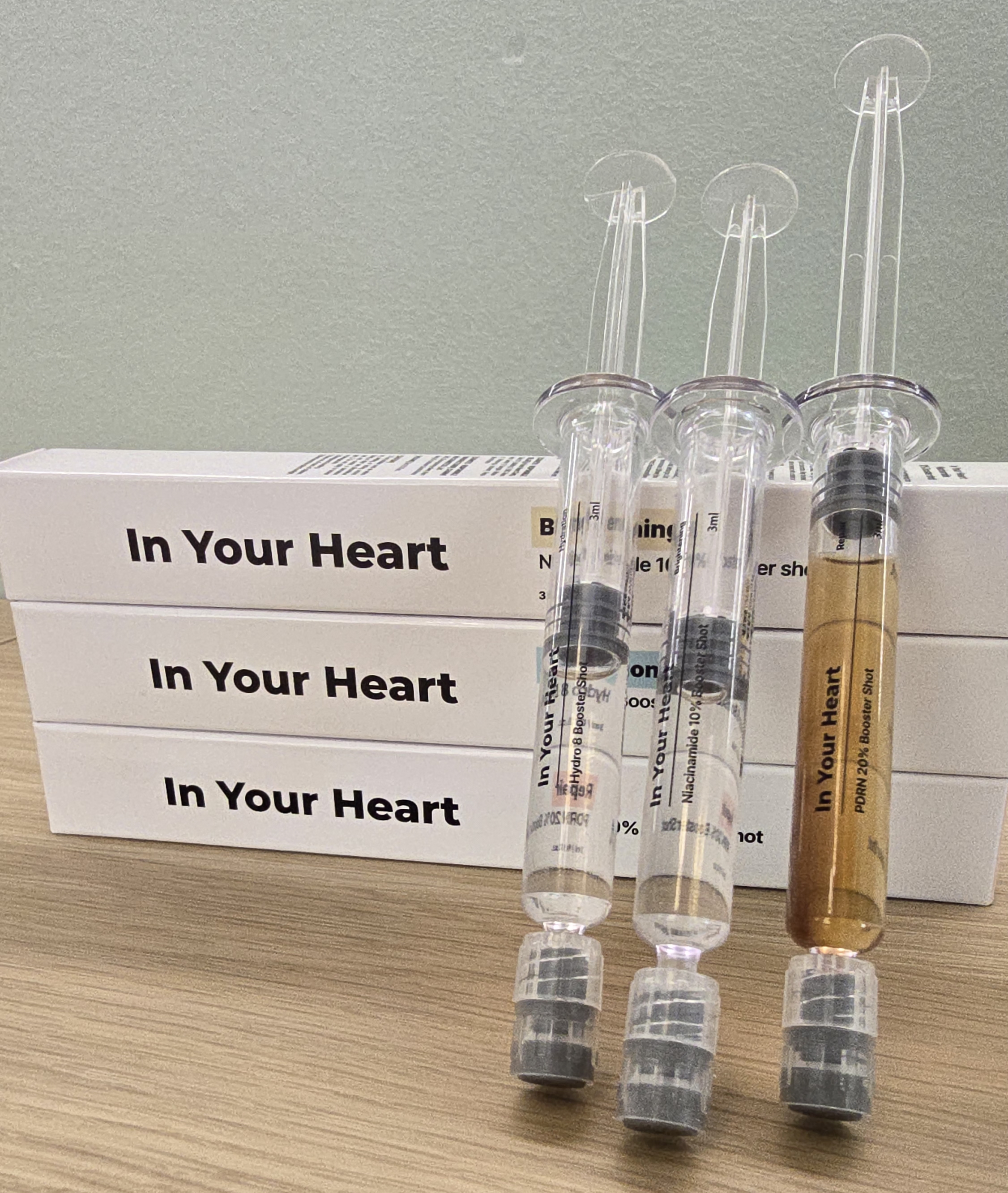 Set Booster In Your Heart: Siero Idratante, Siero Illuminante, Siero Riparatore